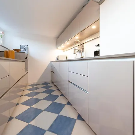 Rainberg Apartment *